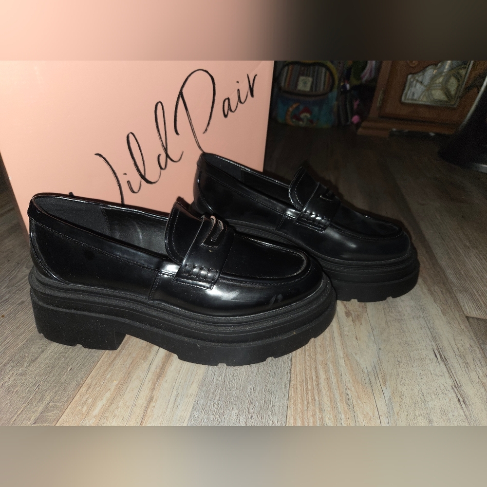 Wild Pair Nelley Platform Lug Sole Platform Loafers - Picture 10 of 14
